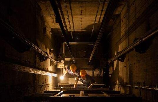 電梯維修費用需要誰來承擔呢？